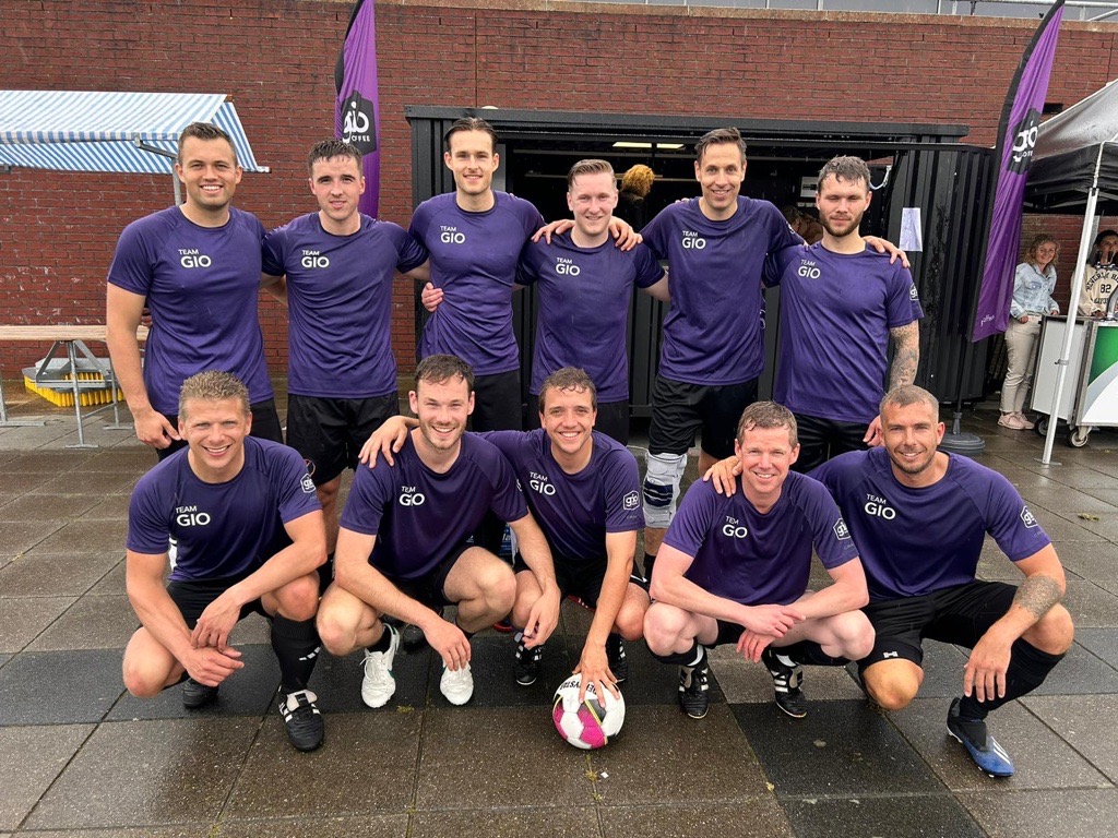 Voetbaltoernooi met het Gio Coffee team