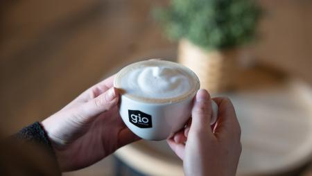 Lekkere cappuccino drinken met goede melkschuim