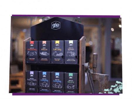 Gio Leaves theedisplay met alle theesmaken