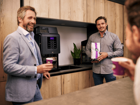 Gio Coffee vrijblijvende koffieproeverij met een zakelijke koffiemachine