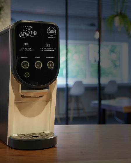 Lattiz melkopschuimer bij Gio Coffee