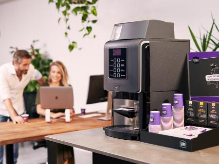 Koffiemachine met chocolademelk van Gio Coffee