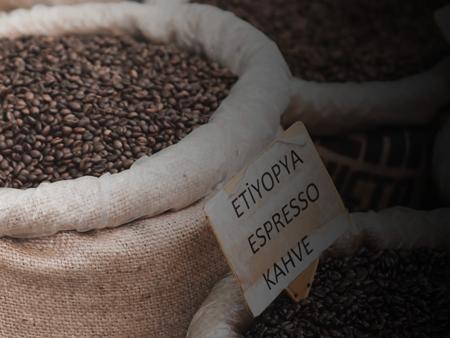 Het verschil tussen robusta en arabica koffiebonen van Gio Coffee