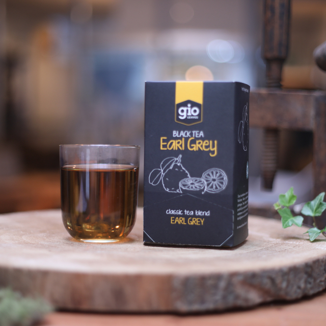 Sfeerbeeld-Gio-Leaves-Zwarte-Thee-Earl-Grey-Zakelijk.png